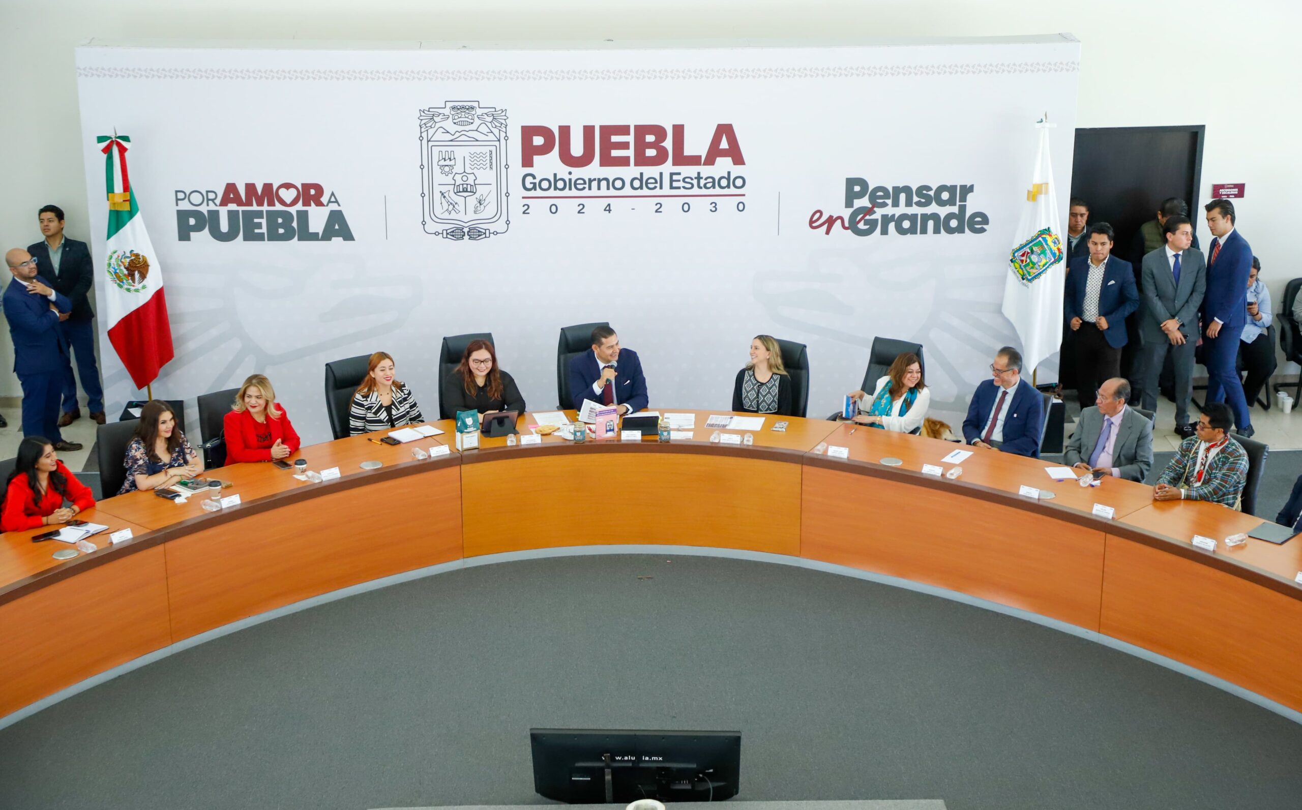 Gobierno de Puebla triplica apoyo al Huey Atlixcáyotl para preservar tradiciones originarias