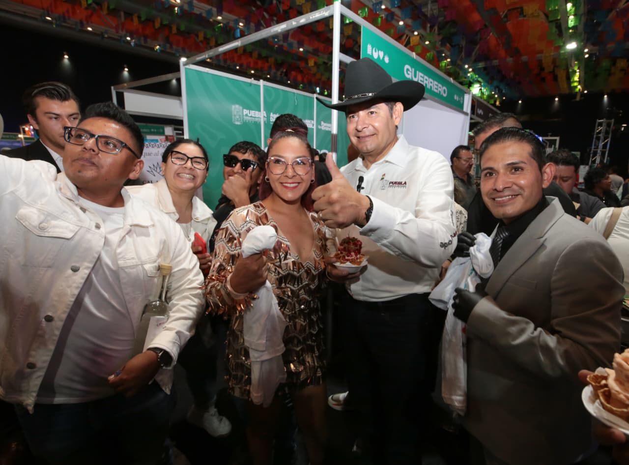 Encuentro Nacional del Mezcal contribuye a la riqueza comunitaria en el campo poblano