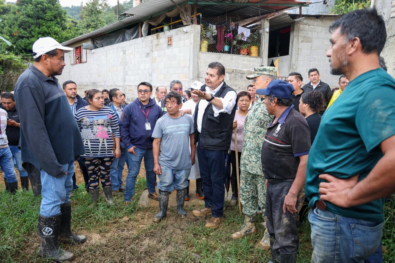 Gobierno de Puebla, en coordinación con Defensa, Marina y Guardia Nacional mantiene apoyo a afectados en la Sierra Norte