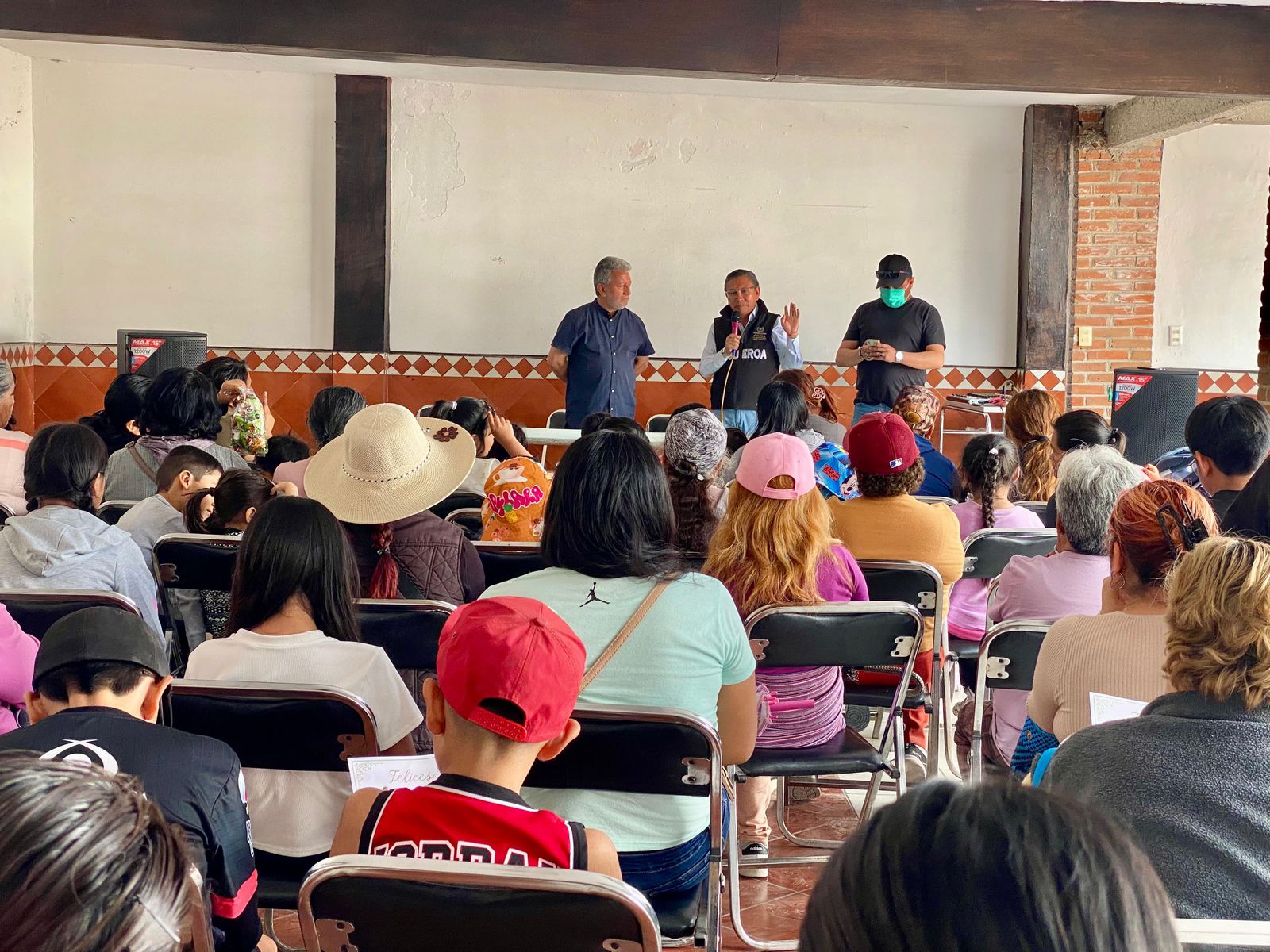 El diputado JLF, previo a la Navidad se reúne con habitantes del Distrito 20 para celebrar estas fechas de unión y armonía