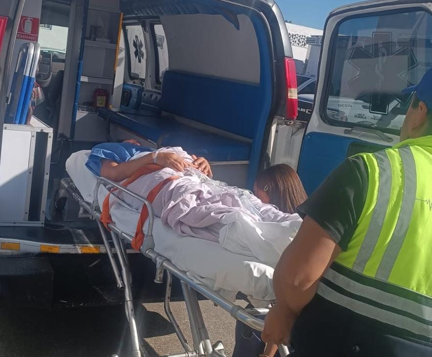 Paciente embarazada de Huauchinango es atendida oportunamente con traslado médico aéreo 