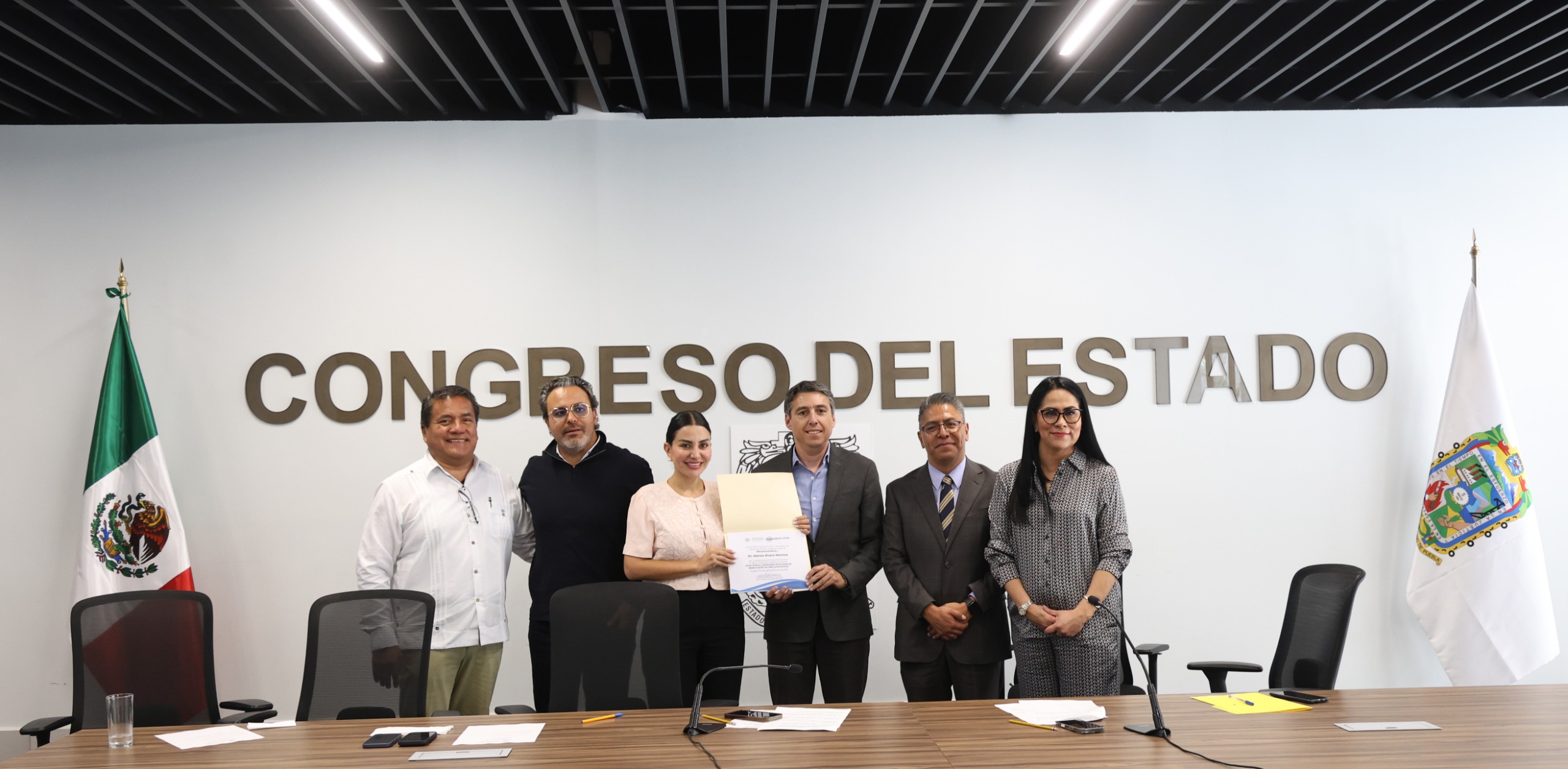 Ante Comisión Instructora, especialista analiza temas relacionados con el juicio político y la declaración de procedencia