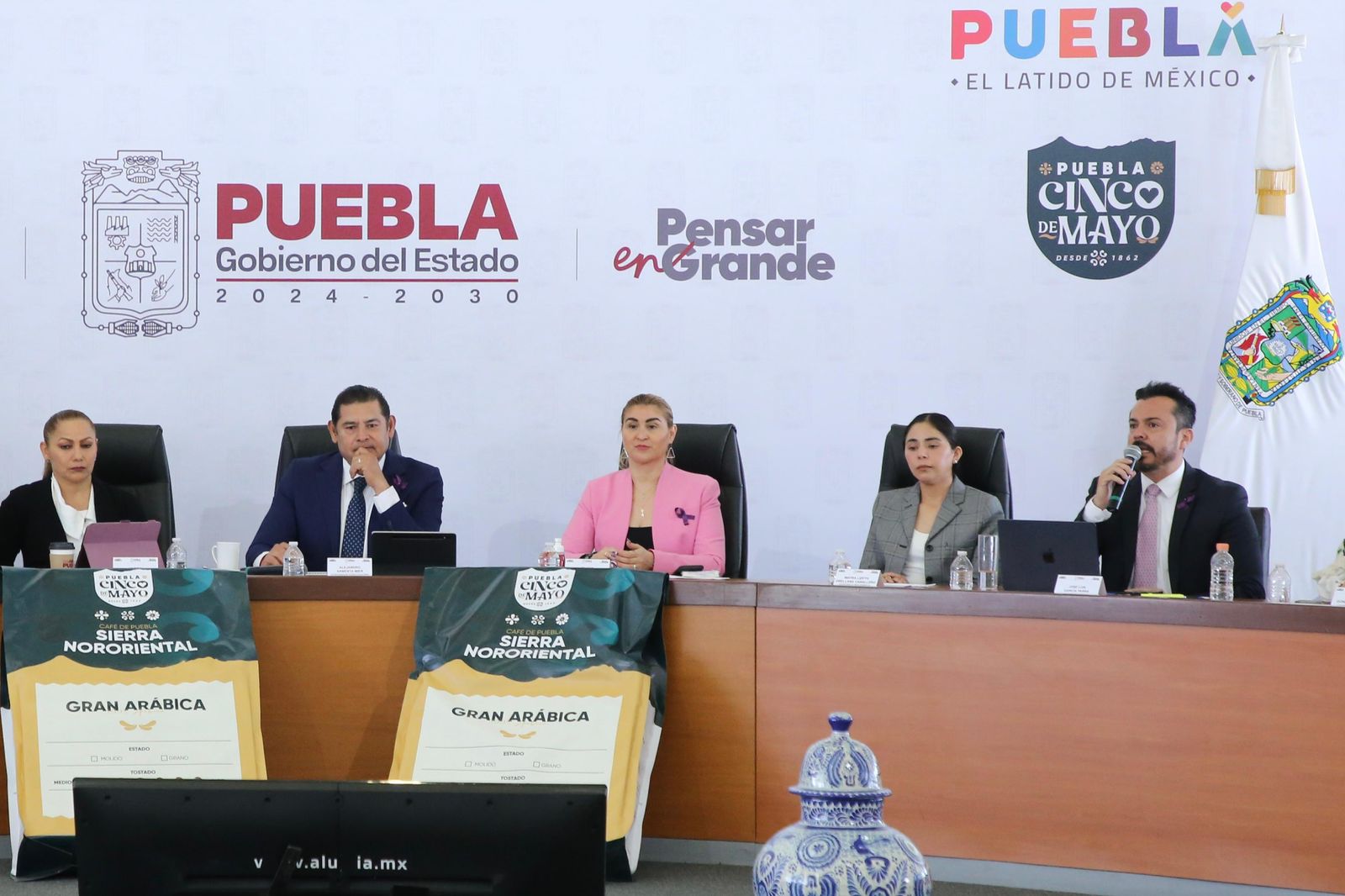 Invita el Gobernador Armenta Mier a ambientalistas a sumarse al cuidado de los bosques poblanos