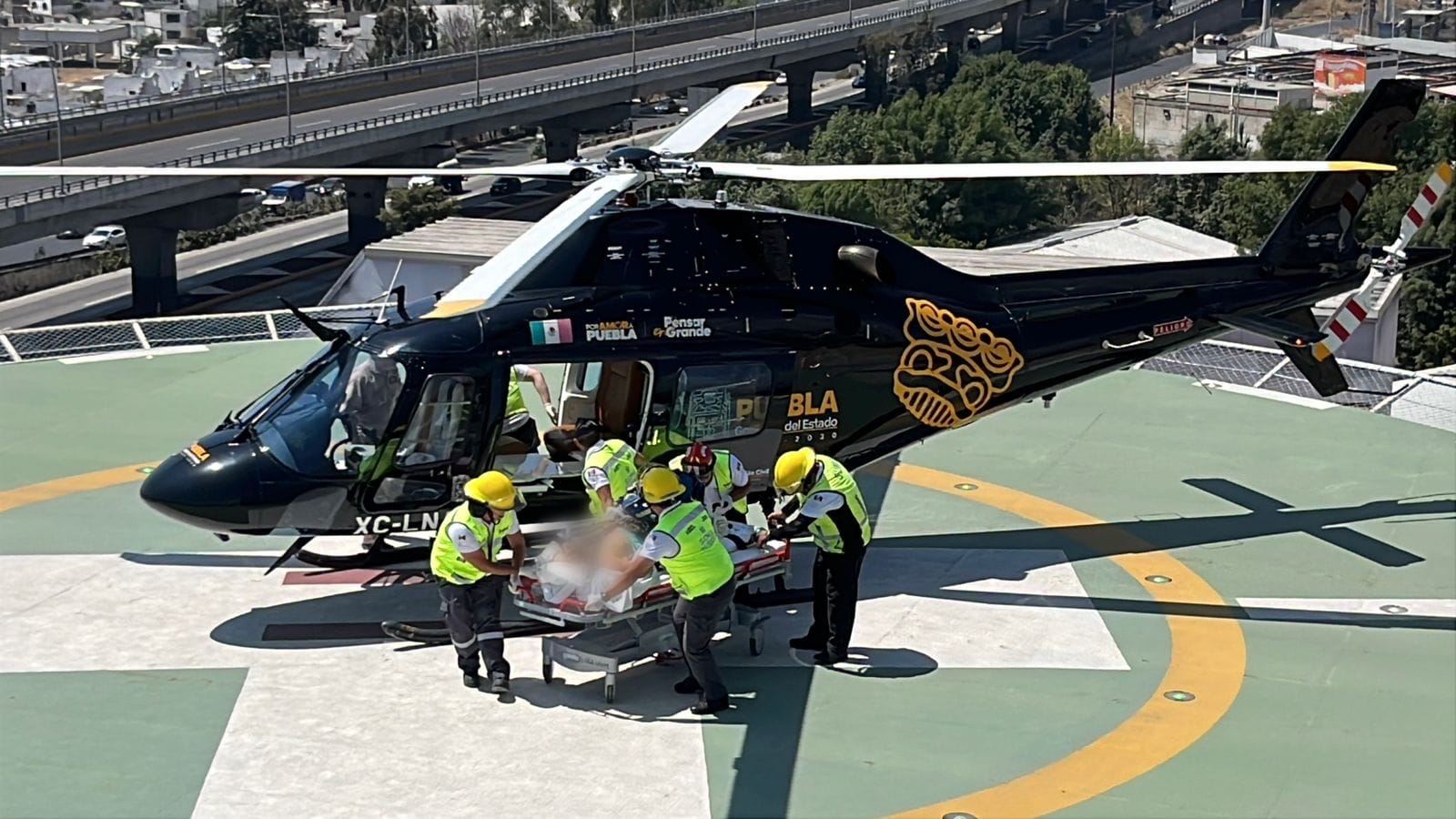 Com inmediatez, ambulancia aérea logra atención especializada a paciente desde Zacapoaxtla