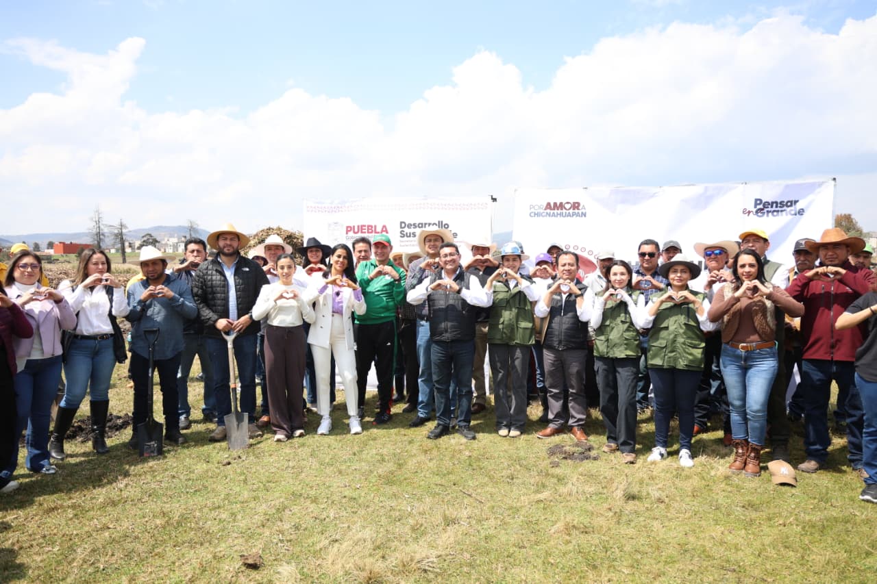 Pável Gaspar impulsa acciones ambientales en la Laguna de Chignahuapan