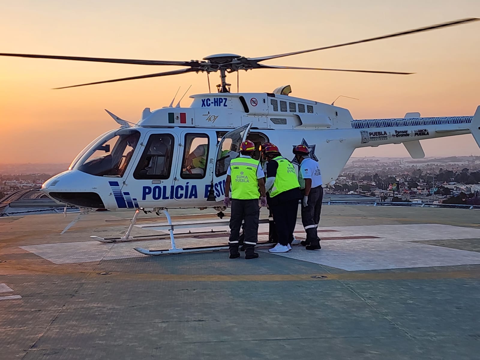 Ambulancia aérea permite asistencia inmediata a mujer y su hijo accidentados en Pantepec