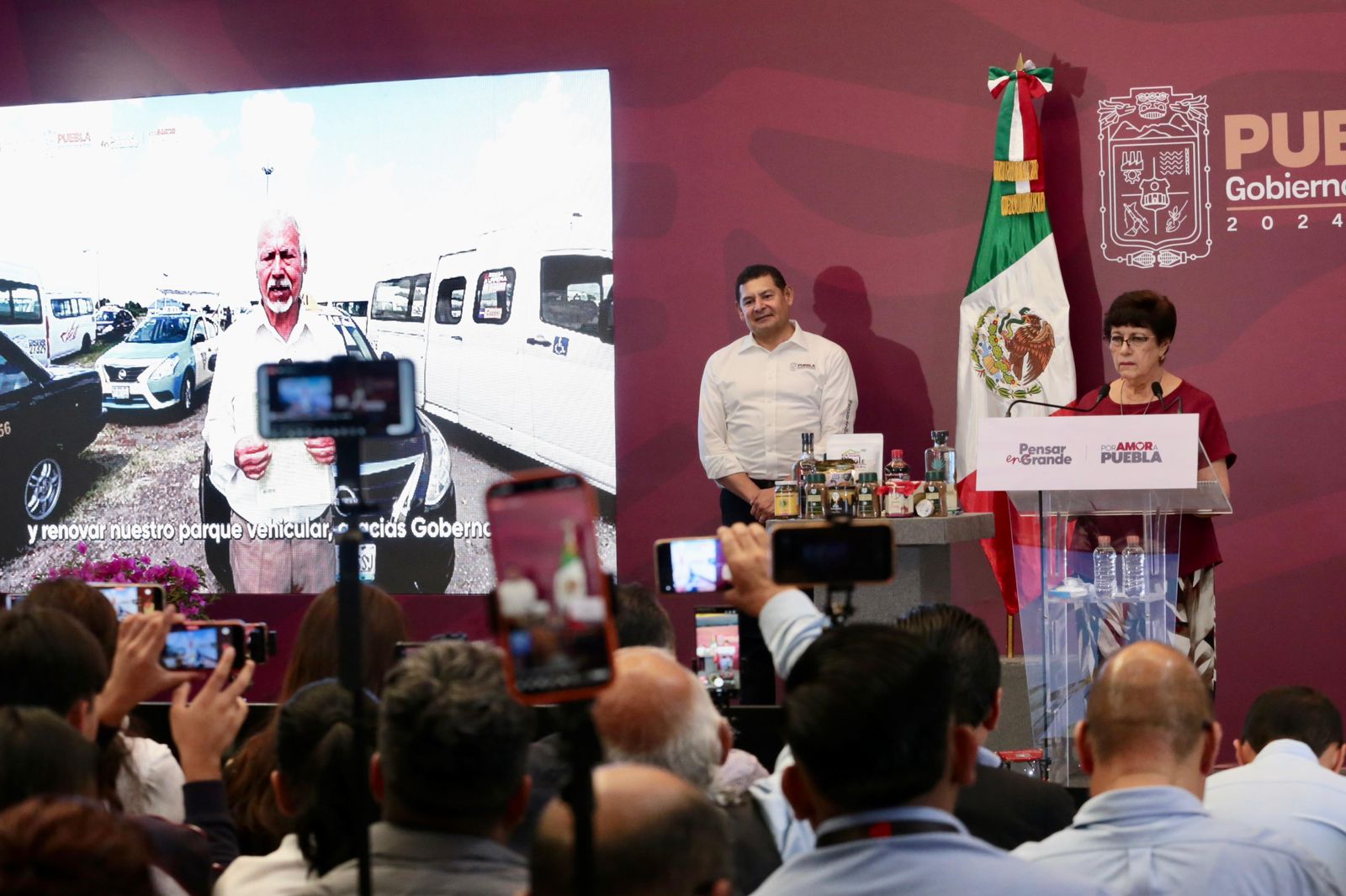 Gobierno Estatal atiende integralmente microrregión 21 de Atlixco con infraestructura para generar riqueza comunitaria