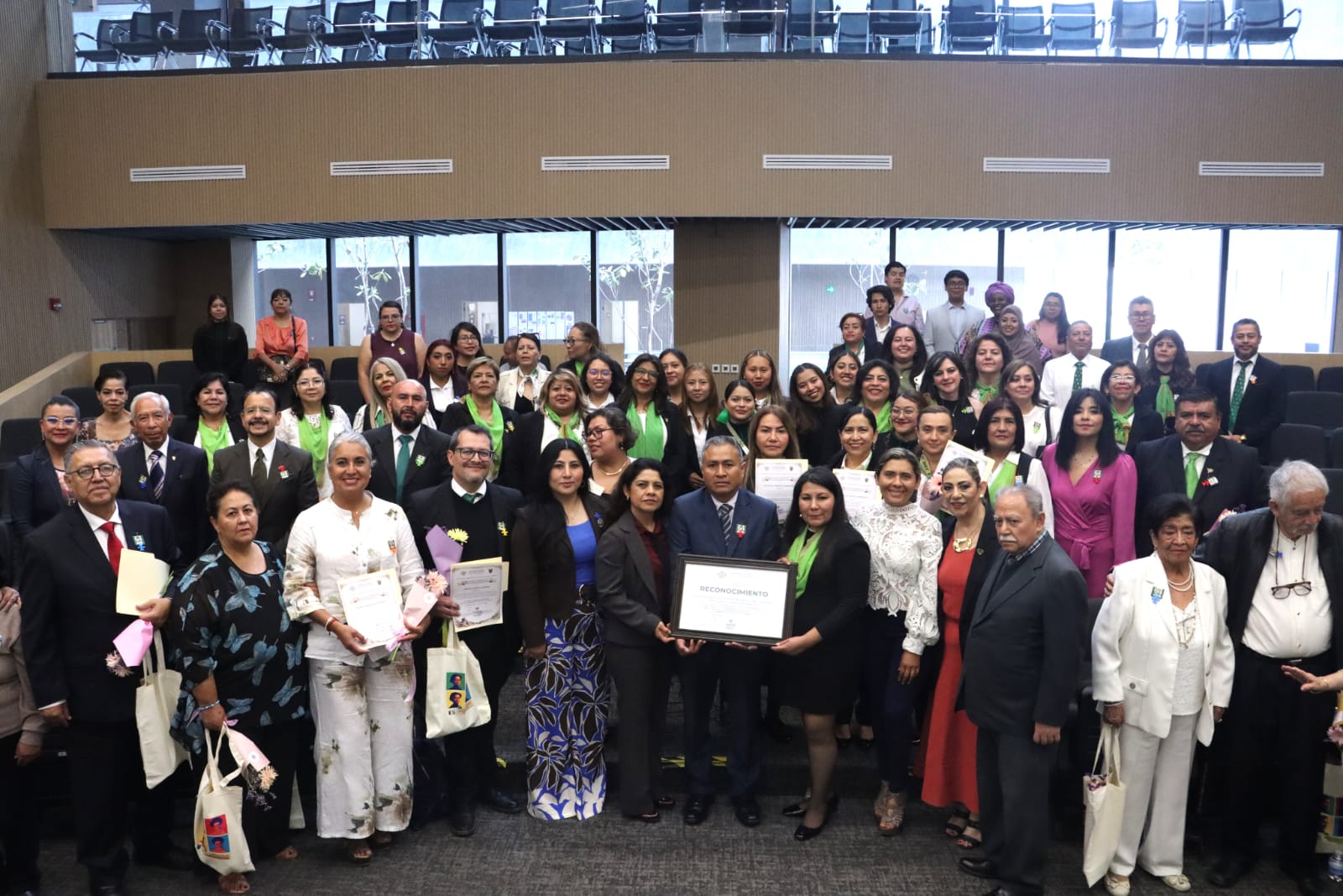 Reconocen en el Congreso del Estado los 75 años de la Licenciatura en Educación Preescolar del BINE