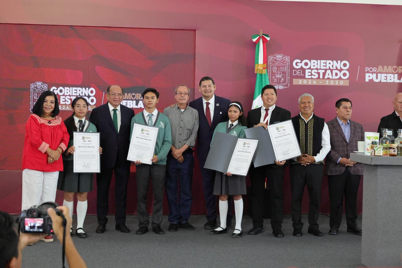 Talento poblano conquista escenarios internacionales de cine, tecnología e innovación