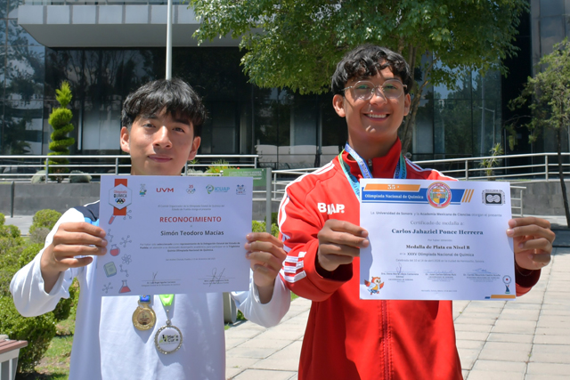 Alumnos de la BUAP logran medallas de plata en la Olimpiada Nacional de Química