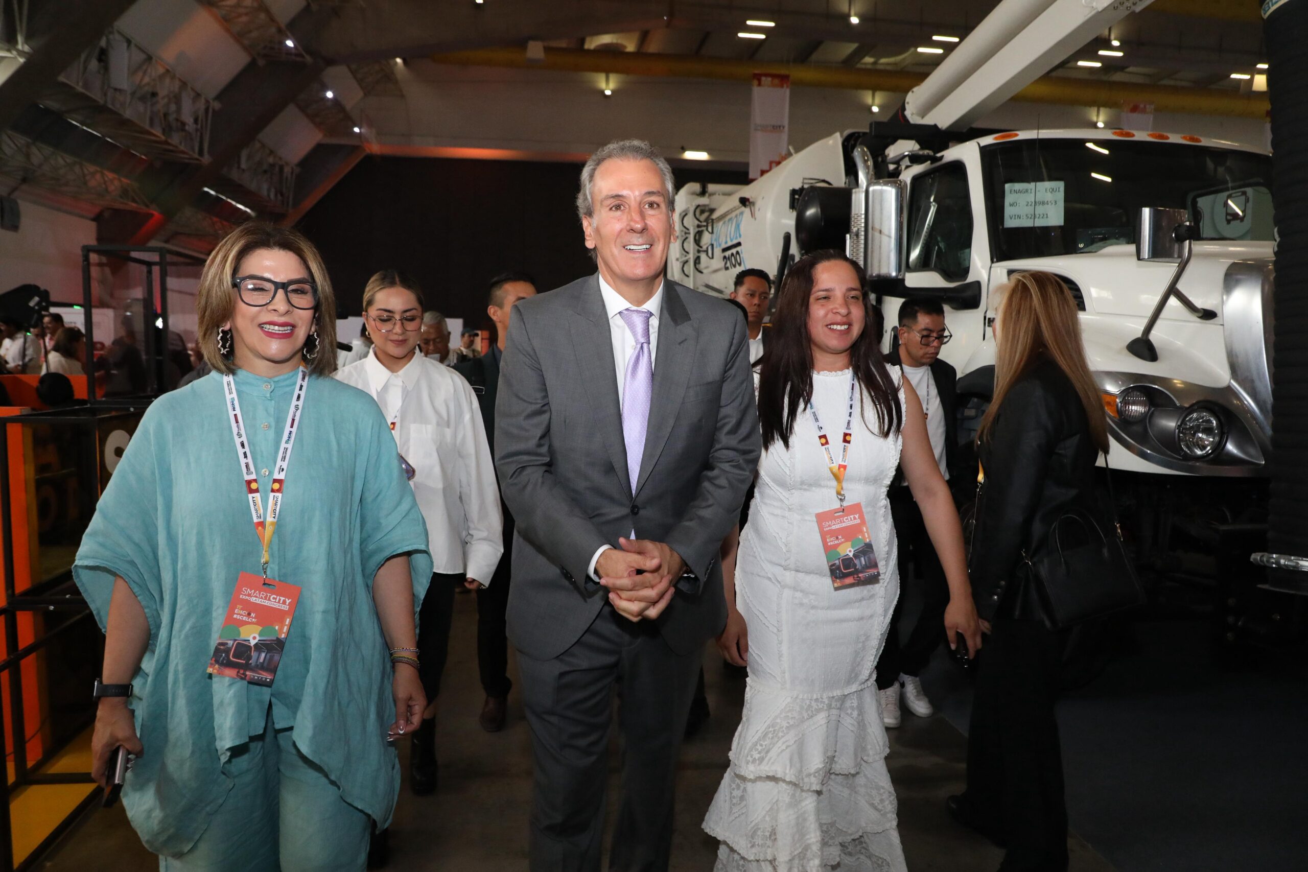 Pepe Chedraui recorre stands en el Smart City Expo LATAM Congress