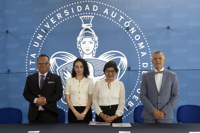Rectora Lilia Cedillo reconoce excelencia académica y proyección internacional del Bachillerato 5 de Mayo de la BUAP