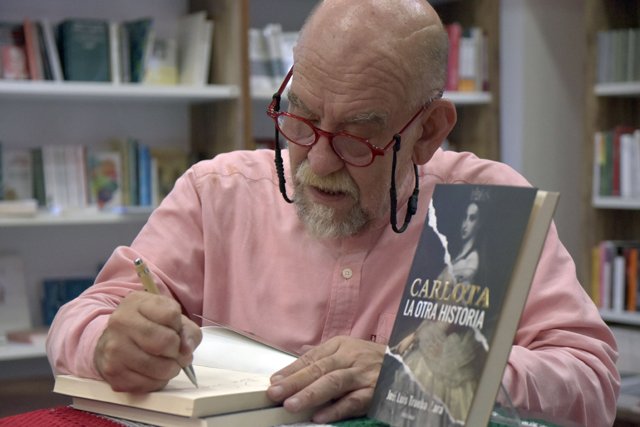 Ficción, mitos y poder: José Luis Trueba abre el debate histórico en Librerías BUAP